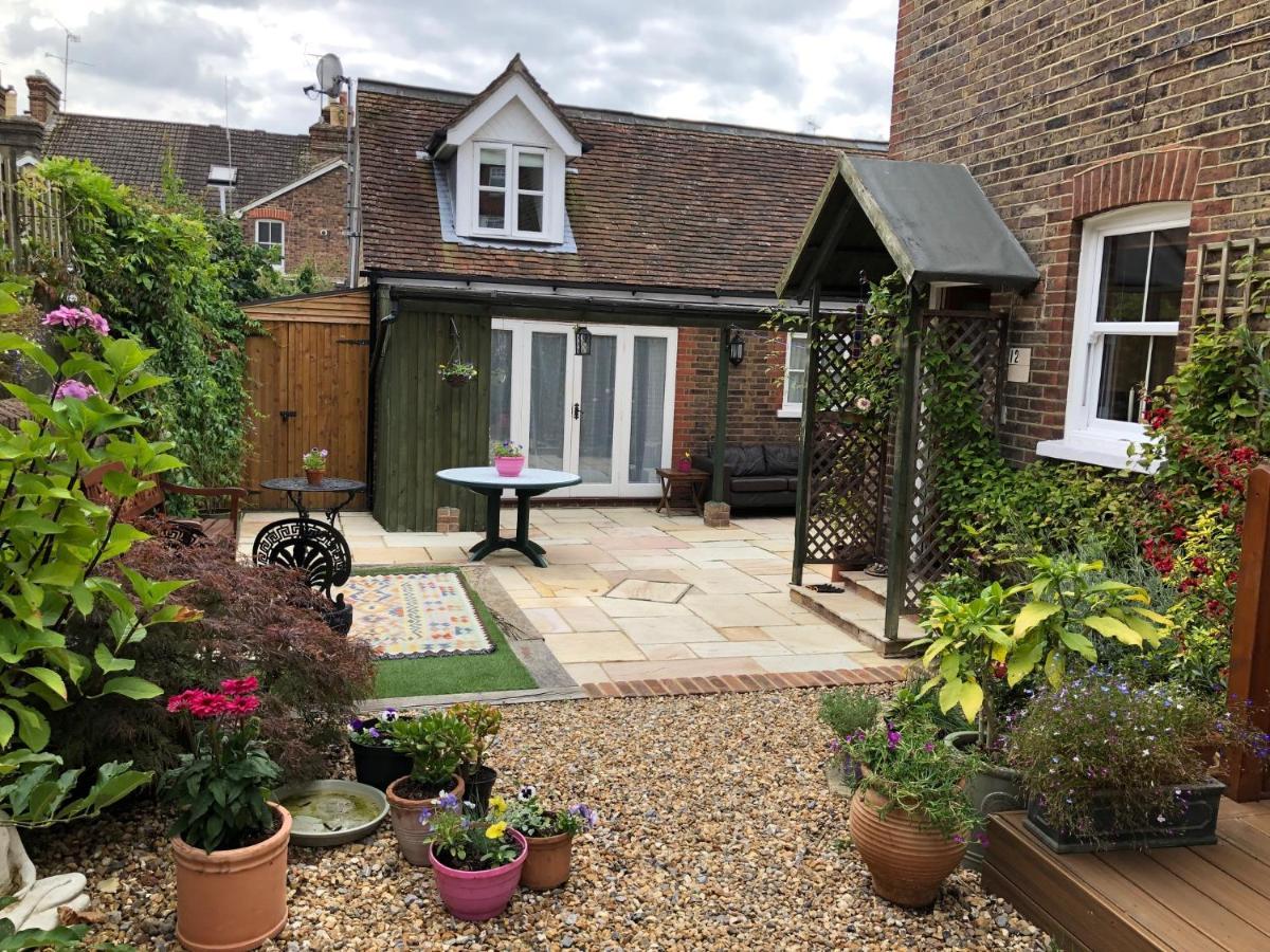 Kristina'S Coach House Apartment Horsham Exterior foto