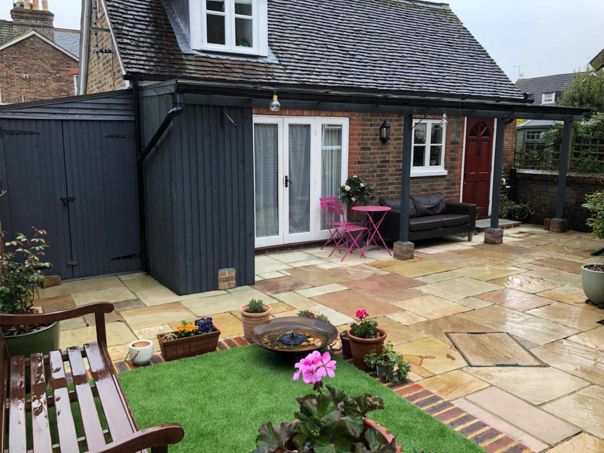 Kristina'S Coach House Apartment Horsham Exterior foto