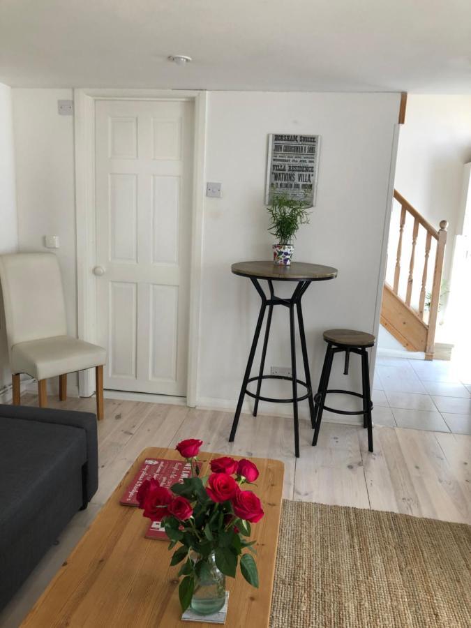 Kristina'S Coach House Apartment Horsham Exterior foto